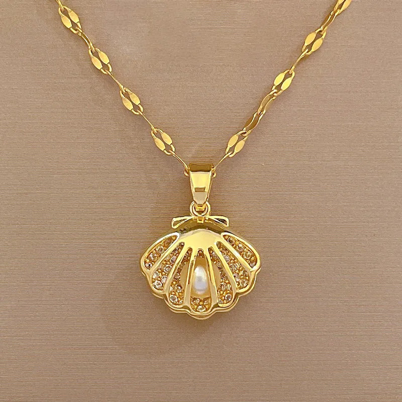 Amora Shell Necklace
