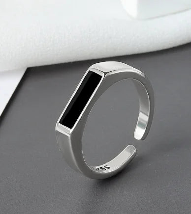 Cora Minimalist Onyx Silver Ring