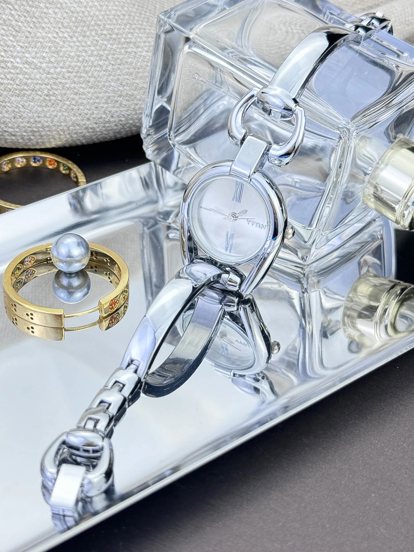 Retro Button Quartz Watch