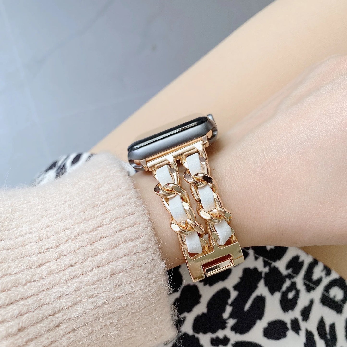 Aurora Link Apple Watch Band