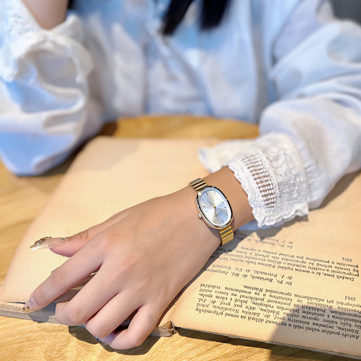 Versatile Quartz Watch
