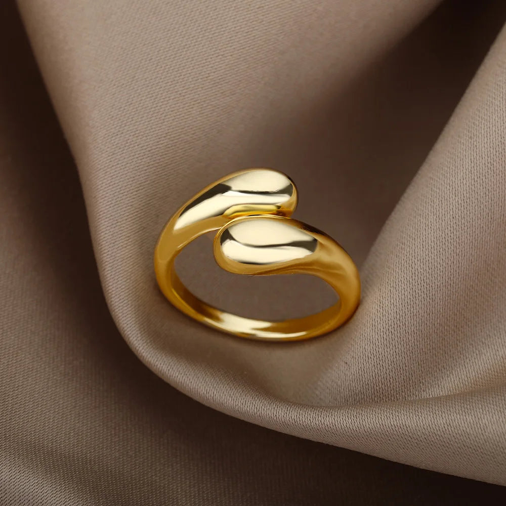 Vera Cocktail Rings
