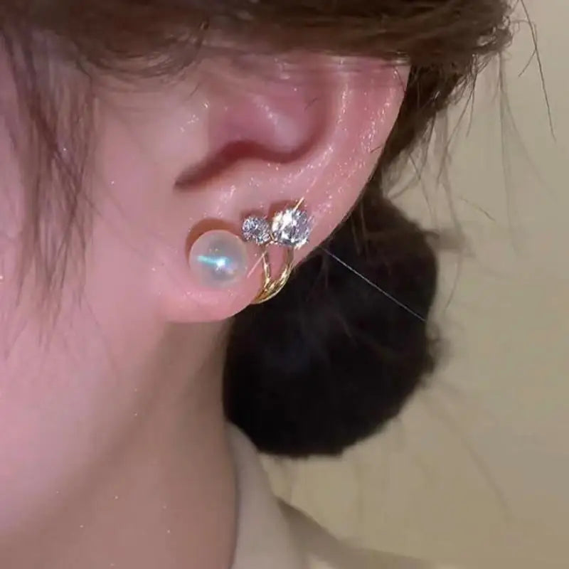 Elara Pearl Stud Earrings