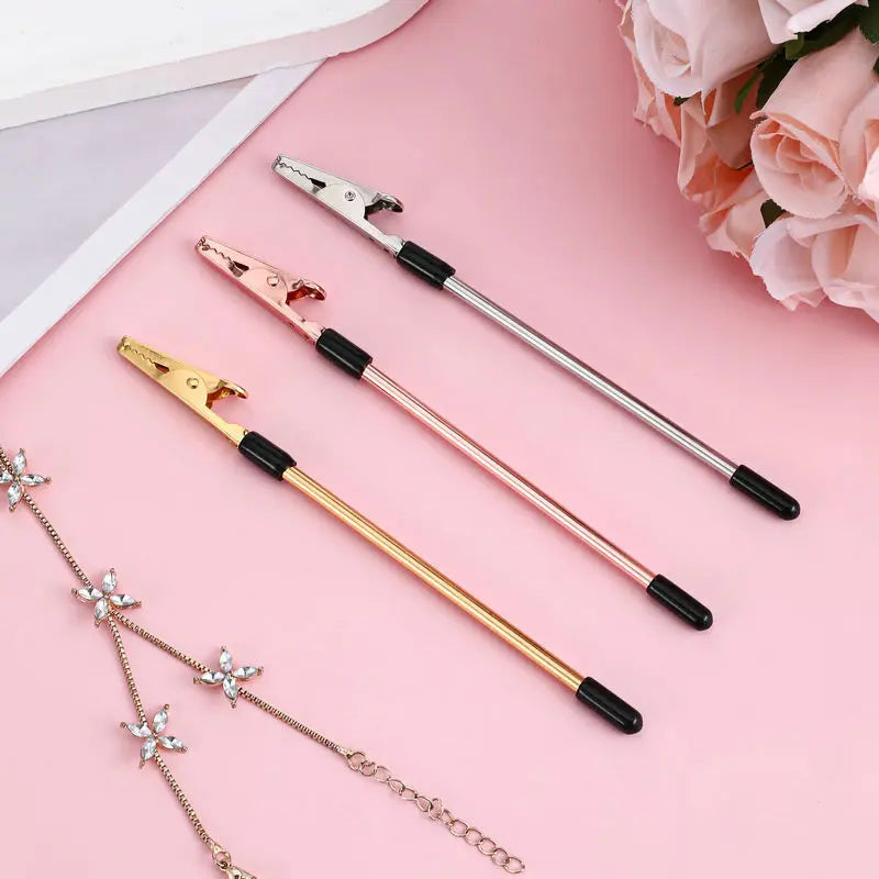 Jewelry Clasp Helper