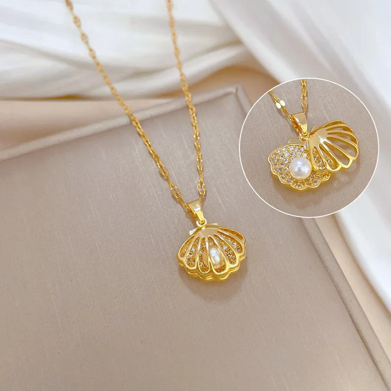 Amora Shell Necklace