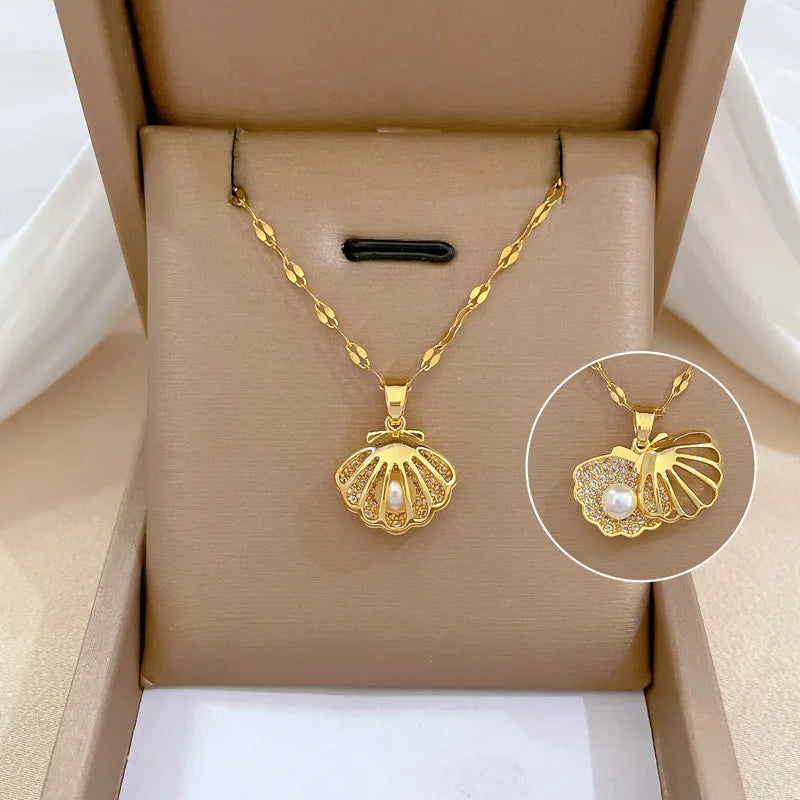 Amora Shell Necklace