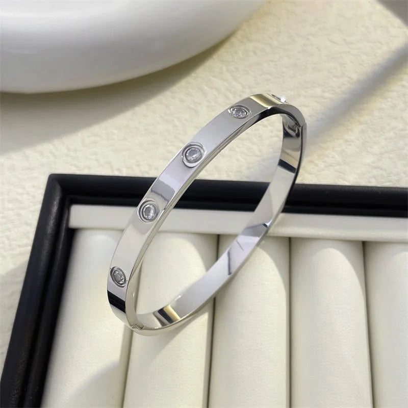 Zircon-Detail Cross Nail Nut Bangle