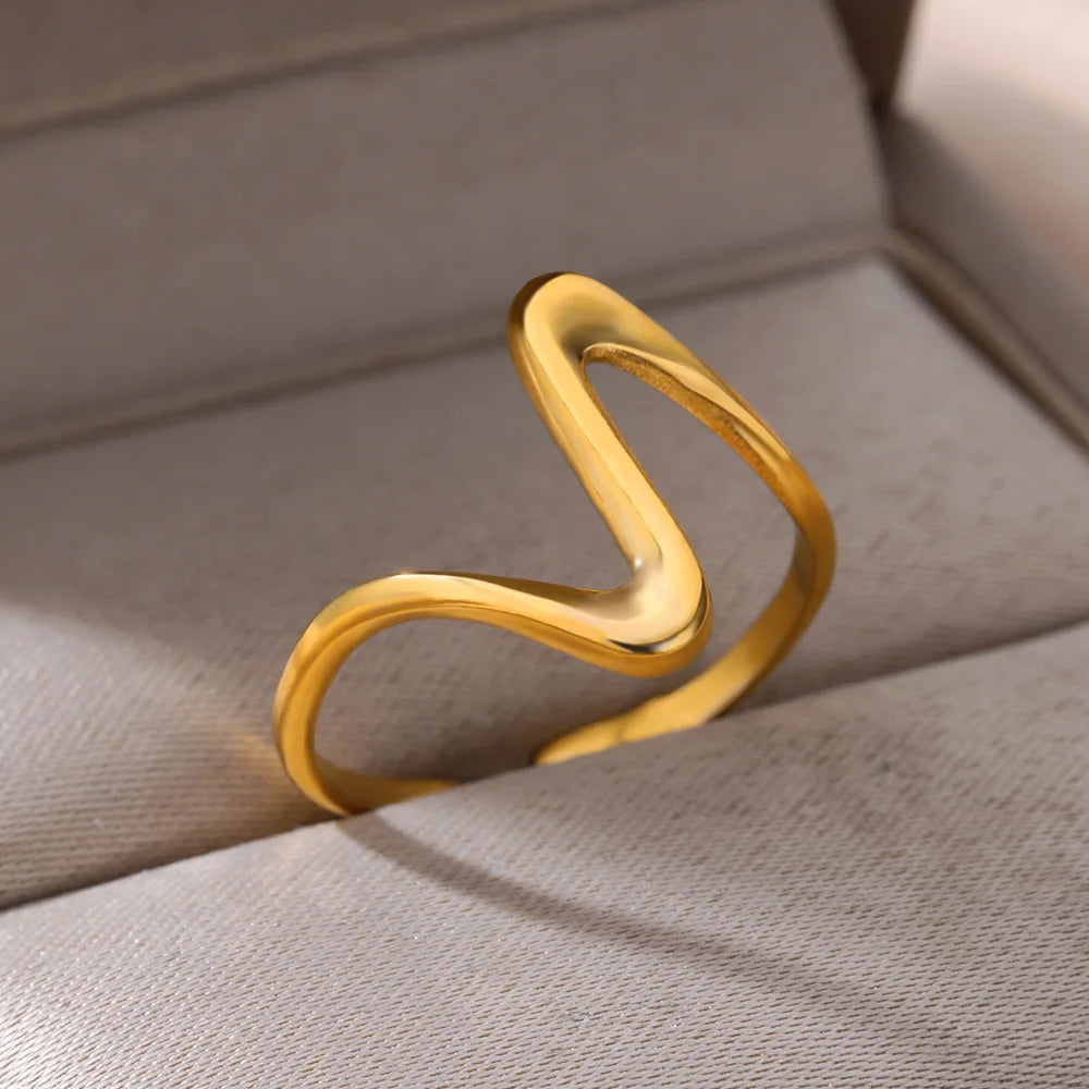 Vera Cocktail Rings