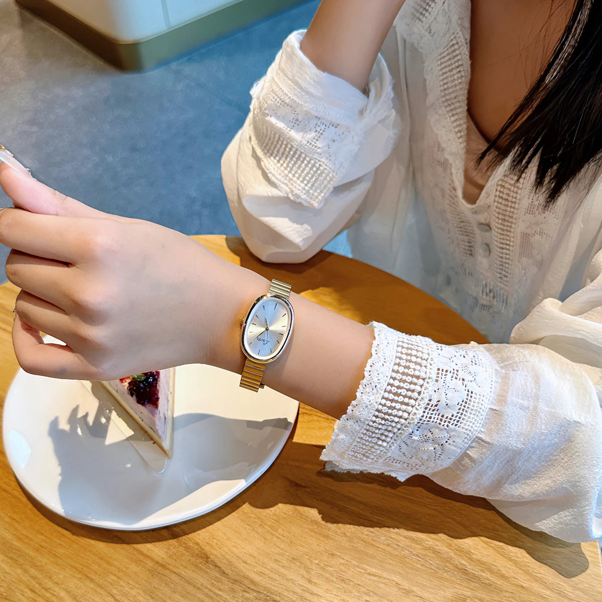 Versatile Quartz Watch