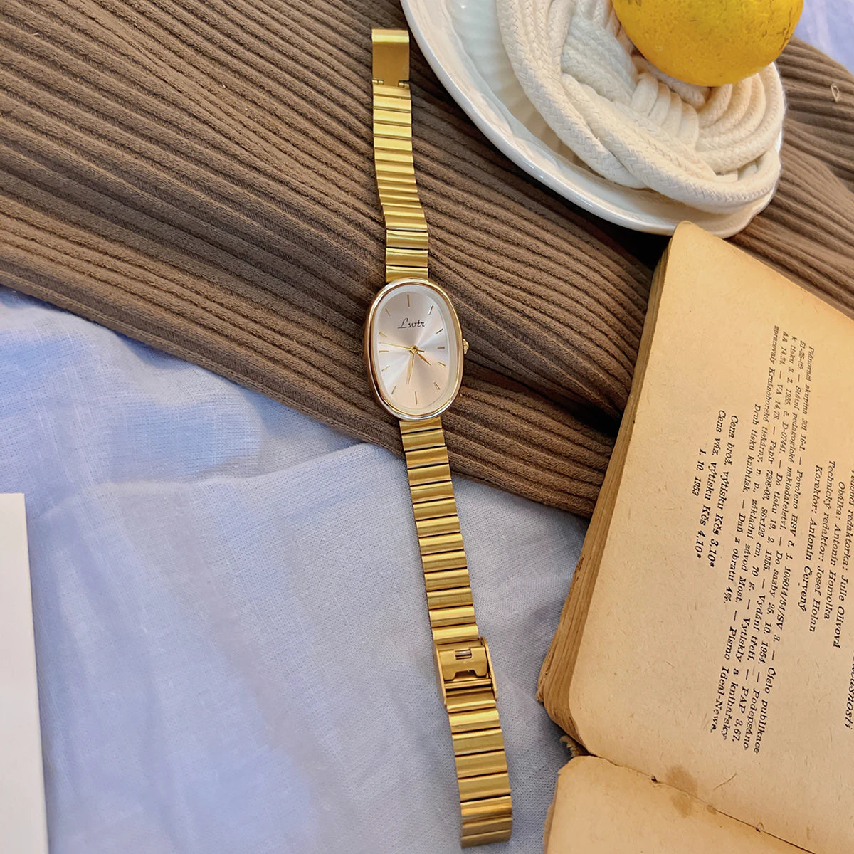 Versatile Quartz Watch